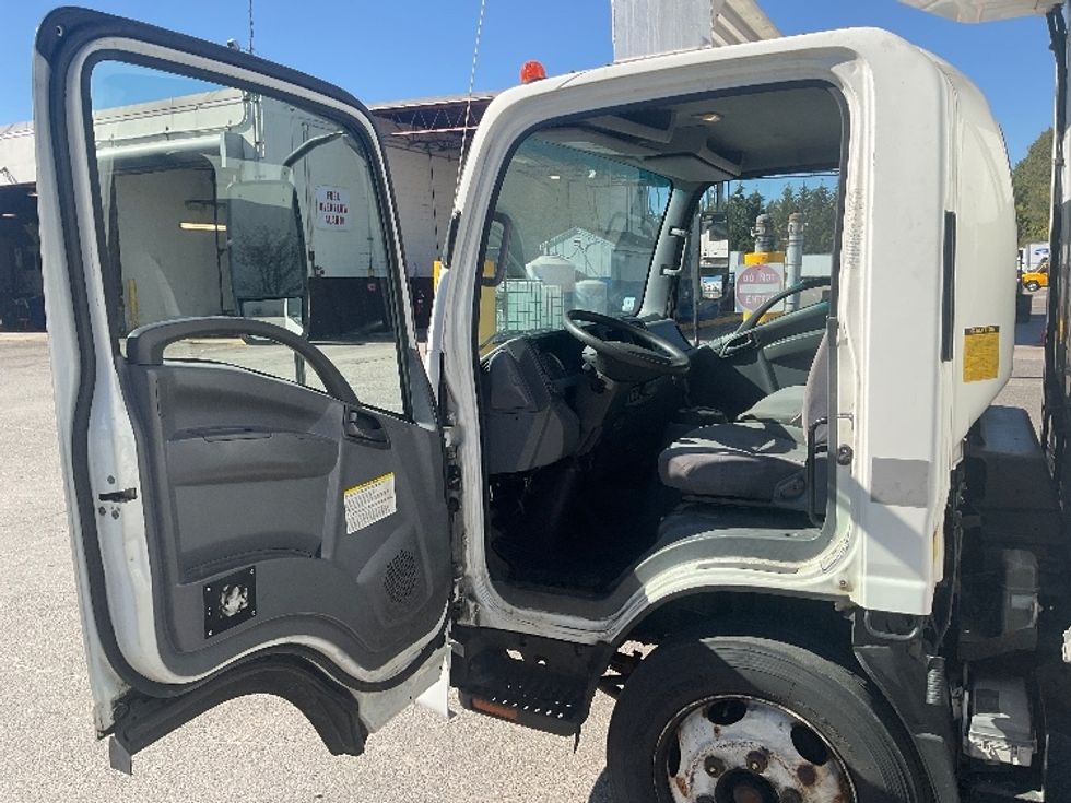 Refrigerated Truck-Light and Medium Duty Trucks-Isuzu-2018-NRR-Londonderry-NH-185,750\n\t\tmiles-$ 37,750 - Image 16