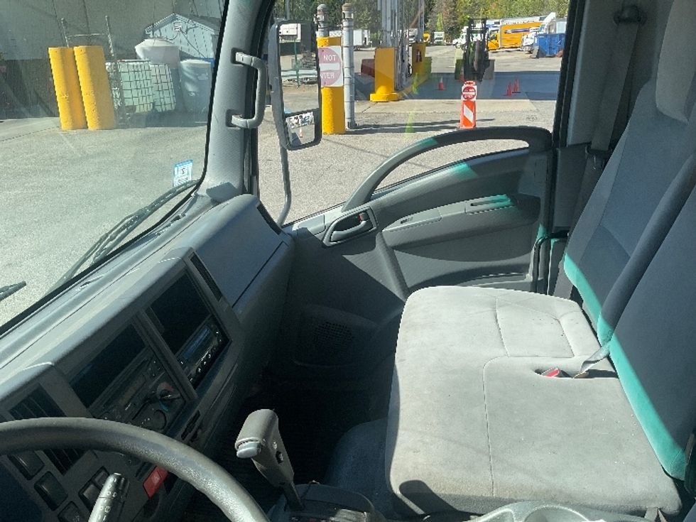 Refrigerated Truck-Light and Medium Duty Trucks-Isuzu-2018-NRR-Londonderry-NH-185,750\n\t\tmiles-$ 37,750 - Image 19