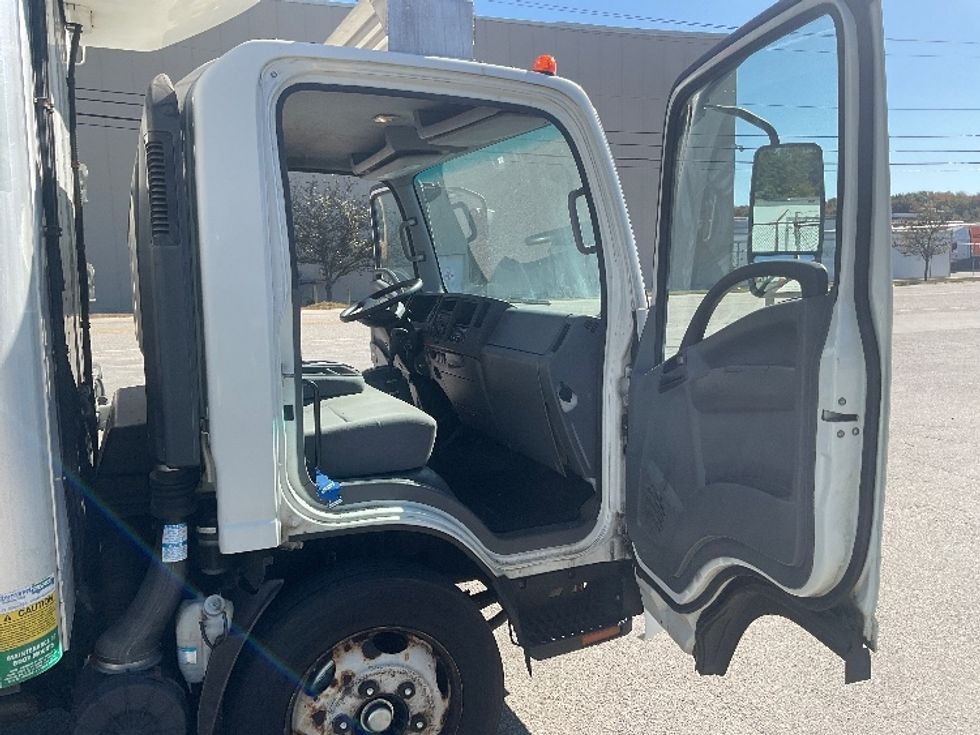 Refrigerated Truck-Light and Medium Duty Trucks-Isuzu-2018-NRR-Londonderry-NH-185,750\n\t\tmiles-$ 37,750 - Image 20