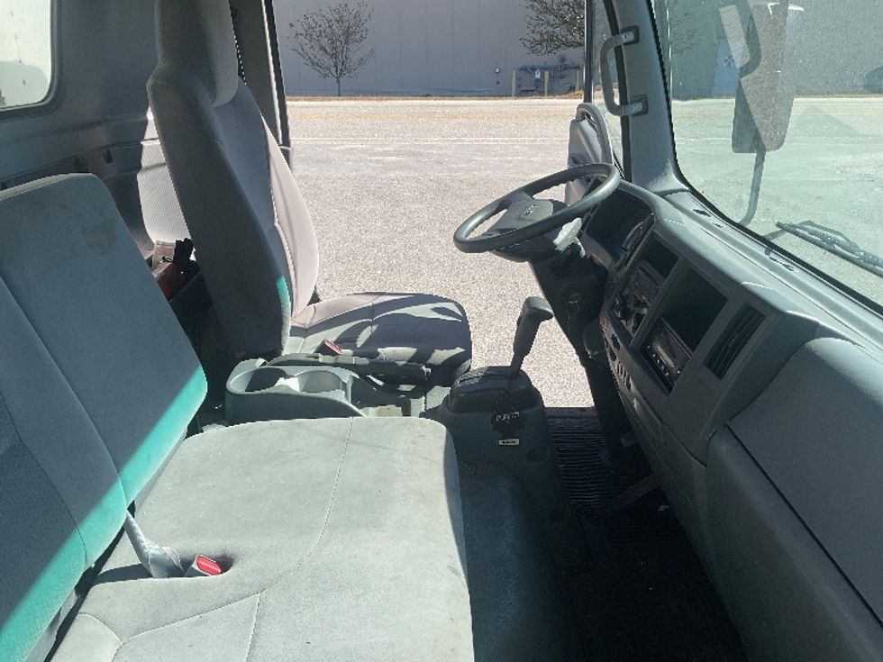 Refrigerated Truck-Light and Medium Duty Trucks-Isuzu-2018-NRR-Londonderry-NH-185,750\n\t\tmiles-$ 37,750 - Image 22