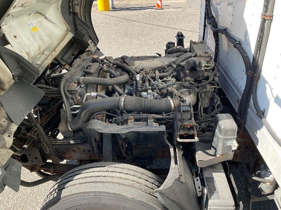 Refrigerated Truck-Light and Medium Duty Trucks-Isuzu-2018-NRR-Londonderry-NH-185,750\n\t\tmiles-$ 37,750 - Image 24