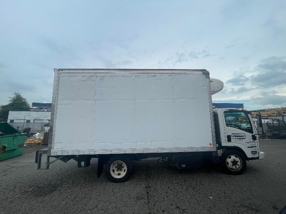 Refrigerated Truck-Light and Medium Duty Trucks-Isuzu-2018-NRR-Surrey-BC-217,751\n\t\tkm-$ 64,750 - Image 13