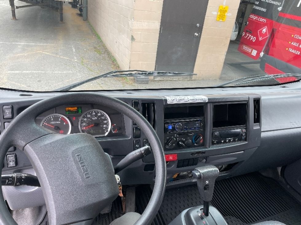 Refrigerated Truck-Light and Medium Duty Trucks-Isuzu-2018-NRR-Surrey-BC-217,751\n\t\tkm-$ 64,750 - Image 15