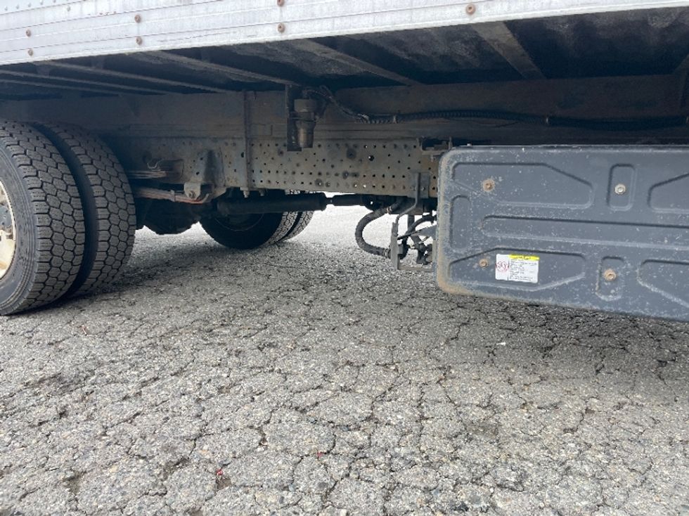 Refrigerated Truck-Light and Medium Duty Trucks-Isuzu-2018-NRR-Surrey-BC-217,751\n\t\tkm-$ 64,750 - Image 5