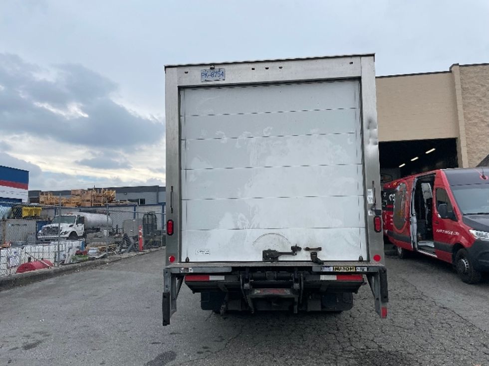 Refrigerated Truck-Light and Medium Duty Trucks-Isuzu-2018-NRR-Surrey-BC-217,751\n\t\tkm-$ 64,750 - Image 7