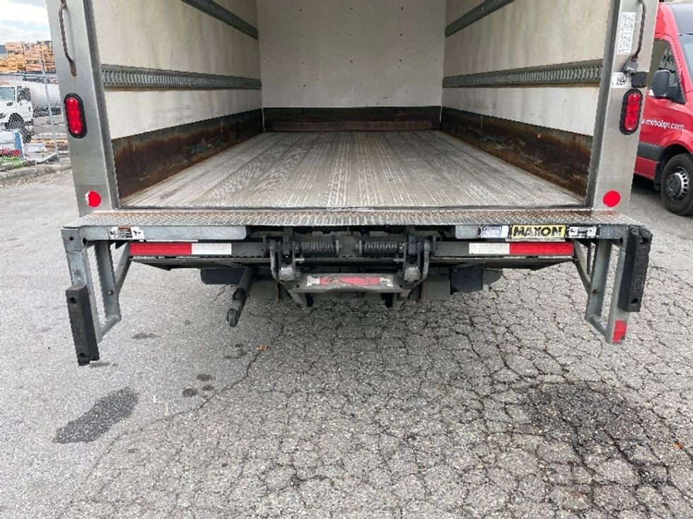 Refrigerated Truck-Light and Medium Duty Trucks-Isuzu-2018-NRR-Surrey-BC-217,751\n\t\tkm-$ 64,750 - Image 8