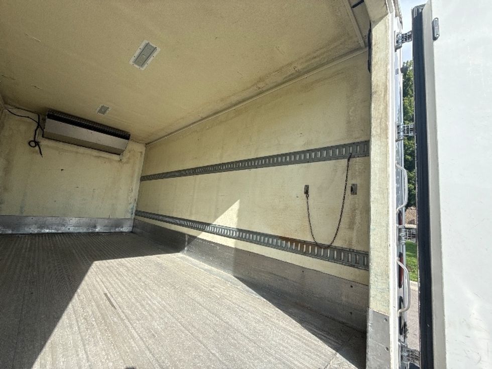 Refrigerated Truck-Light and Medium Duty Trucks-Isuzu-2019-NPR-La Porte-IN-120,796\n\t\tmiles-$ 44,000 - Image 11