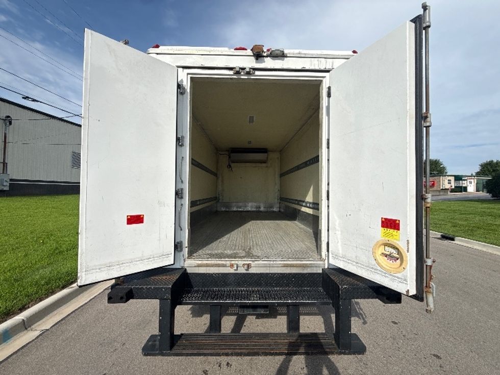 Refrigerated Truck-Light and Medium Duty Trucks-Isuzu-2019-NPR-La Porte-IN-120,796\n\t\tmiles-$ 44,000 - Image 8