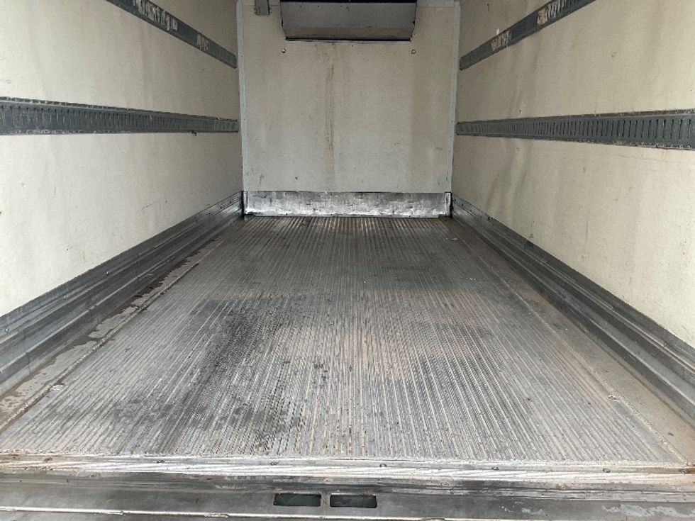 Refrigerated Truck-Light and Medium Duty Trucks-Isuzu-2019-NPR-Muskogee-OK-133,400\n\t\tmiles-$ 43,000 - Image 10
