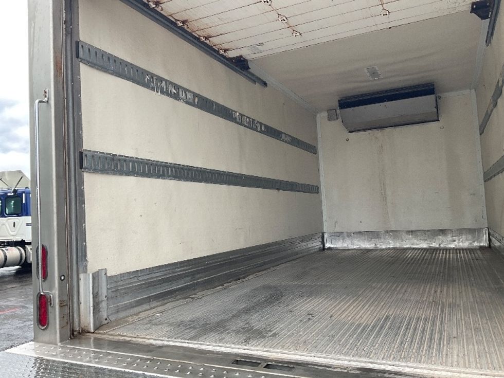 Refrigerated Truck-Light and Medium Duty Trucks-Isuzu-2019-NPR-Muskogee-OK-133,400\n\t\tmiles-$ 43,000 - Image 11