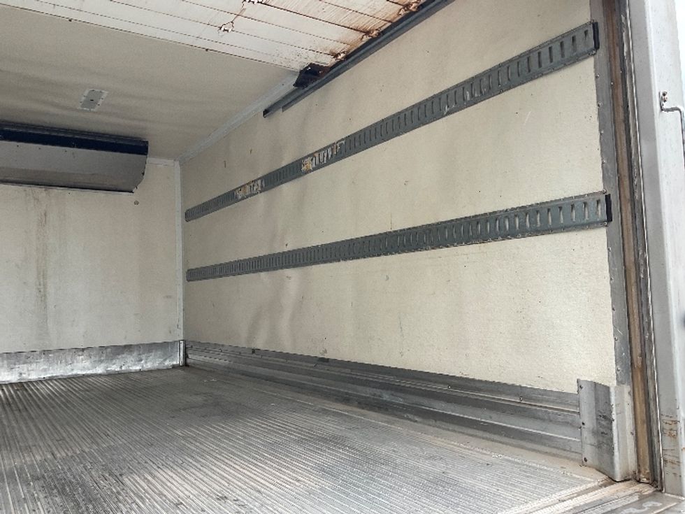 Refrigerated Truck-Light and Medium Duty Trucks-Isuzu-2019-NPR-Muskogee-OK-133,400\n\t\tmiles-$ 43,000 - Image 12