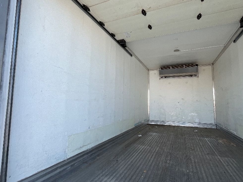 Refrigerated Truck-Light and Medium Duty Trucks-Isuzu-2019-NPRXD-Albuquerque-NM-181,022\n\t\tmiles-$ 41,250 - Image 11