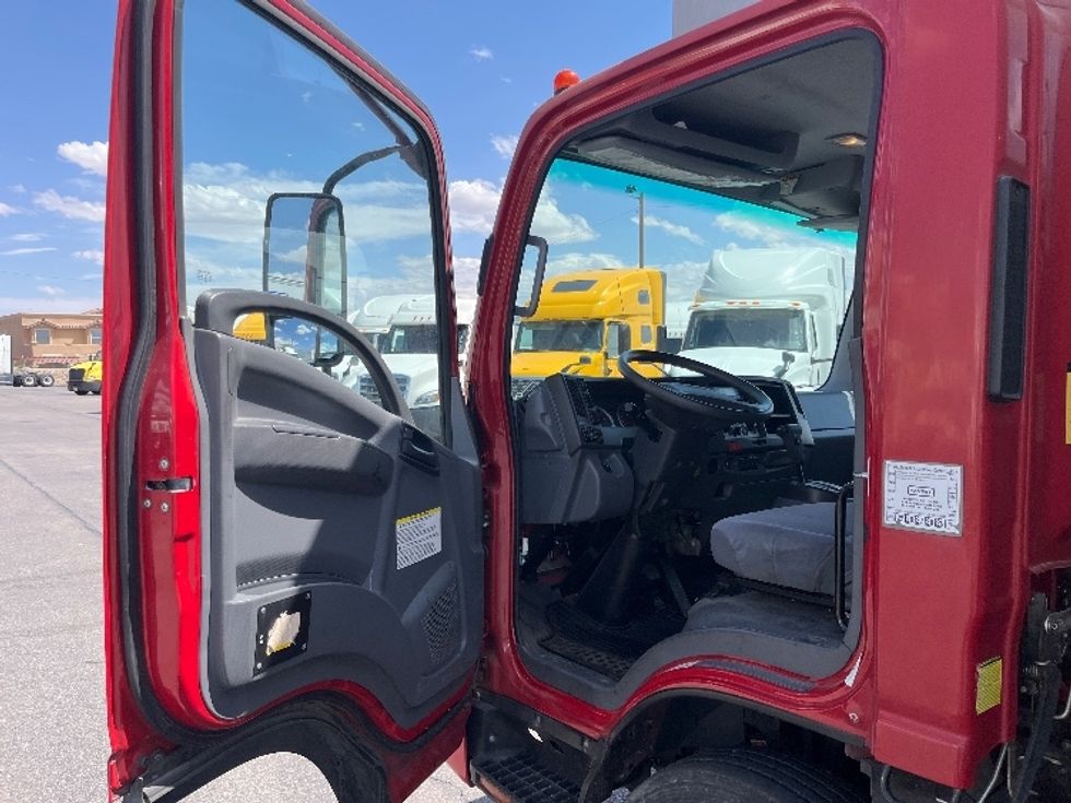 Refrigerated Truck-Light and Medium Duty Trucks-Isuzu-2019-NPRXD-El Paso-TX-92,730\n\t\tmiles-$ 51,750 - Image 16