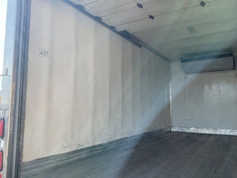 Refrigerated Truck-Light and Medium Duty Trucks-Isuzu-2019-NPRXD-Everett-WA-76,299\n\t\tmiles-$ 53,750 - Image 11