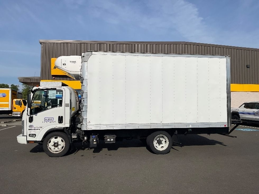 Refrigerated Truck-Light and Medium Duty Trucks-Isuzu-2019-NPRXD-Everett-WA-76,299\n\t\tmiles-$ 53,750 - Image 4
