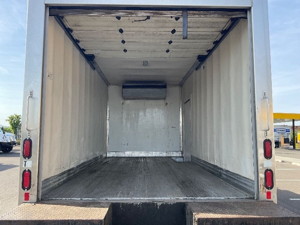 Refrigerated Truck-Light and Medium Duty Trucks-Isuzu-2019-NPRXD-Everett-WA-76,299\n\t\tmiles-$ 53,750 - Image 8