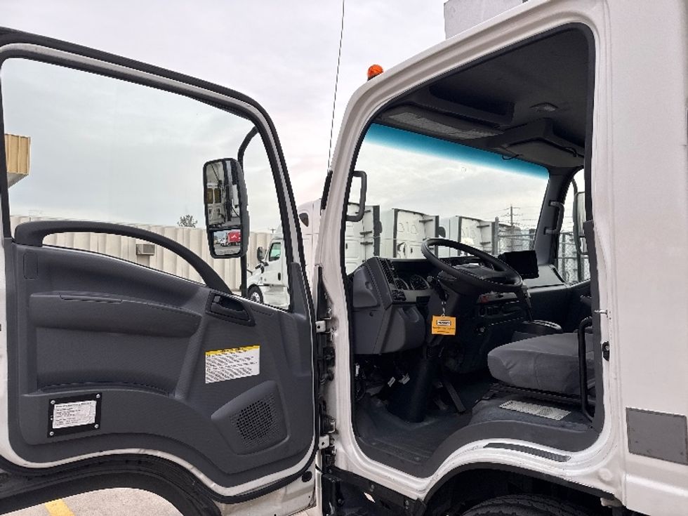 Refrigerated Truck-Light and Medium Duty Trucks-Isuzu-2019-NPRXD-Salt Lake City-UT-182,713\n\t\tmiles-$ 39,000 - Image 16