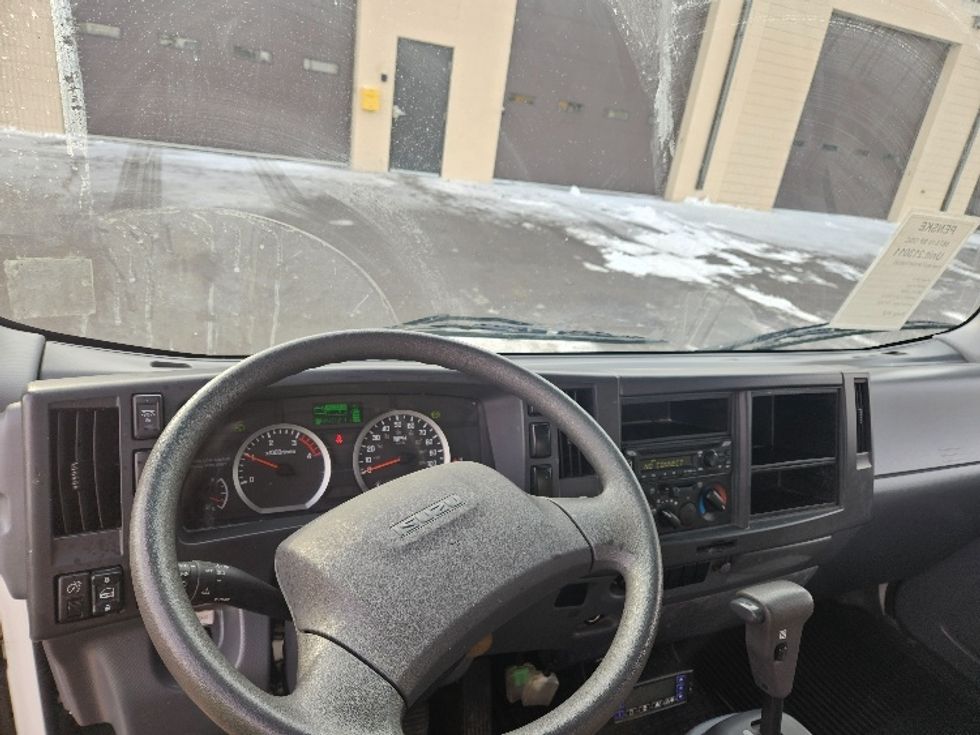 Refrigerated Truck-Light and Medium Duty Trucks-Isuzu-2019-NQR-Brooklyn Park-MN-33,956\n\t\tmiles-$ 59,750 - Image 17