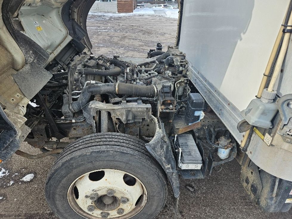 Refrigerated Truck-Light and Medium Duty Trucks-Isuzu-2019-NQR-Brooklyn Park-MN-33,956\n\t\tmiles-$ 59,750 - Image 24