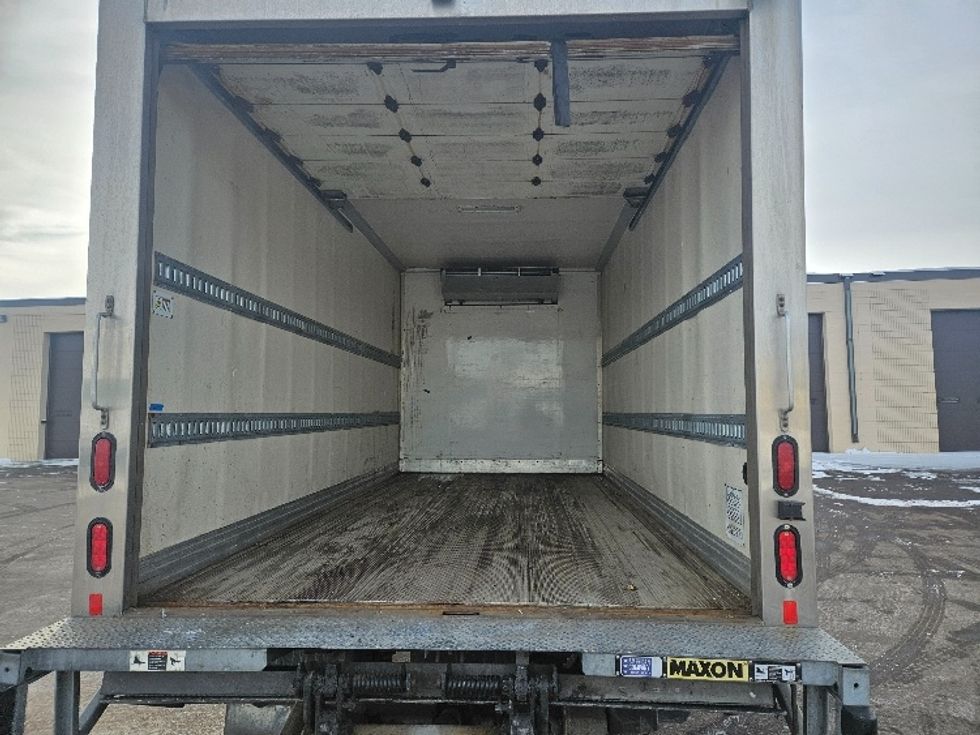 Refrigerated Truck-Light and Medium Duty Trucks-Isuzu-2019-NQR-Brooklyn Park-MN-33,956\n\t\tmiles-$ 59,750 - Image 8