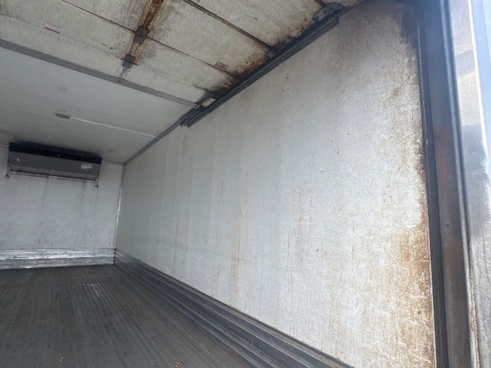 Refrigerated Truck-Light and Medium Duty Trucks-Isuzu-2019-NQR-Columbus-OH-106,424\n\t\tmiles-$ 51,750 - Image 12