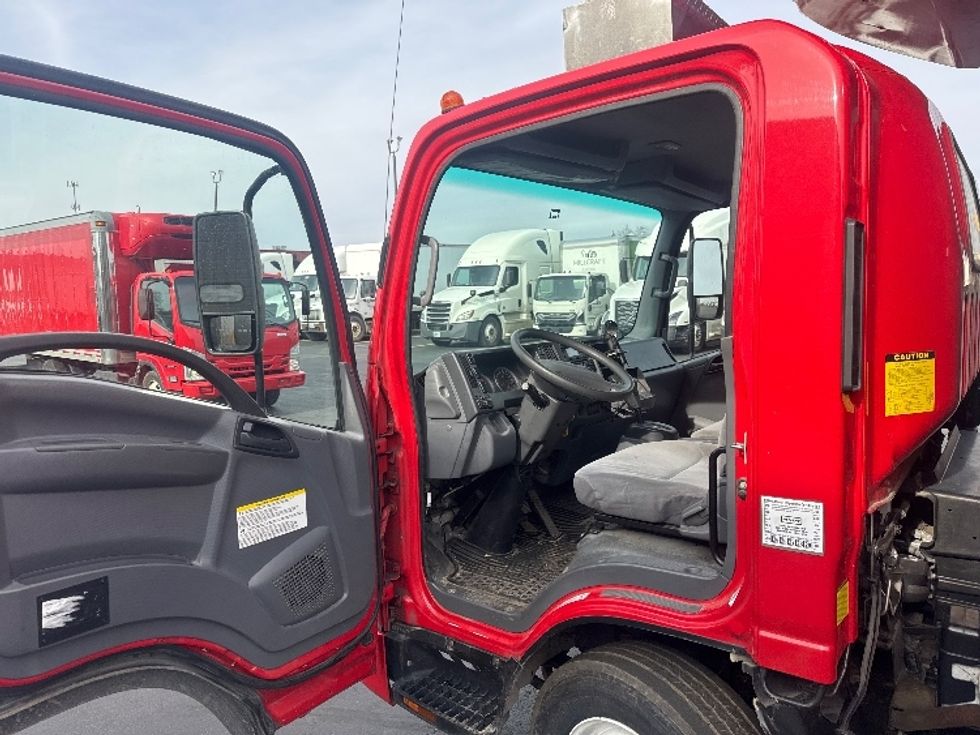 Refrigerated Truck-Light and Medium Duty Trucks-Isuzu-2019-NQR-Columbus-OH-106,424\n\t\tmiles-$ 51,750 - Image 20