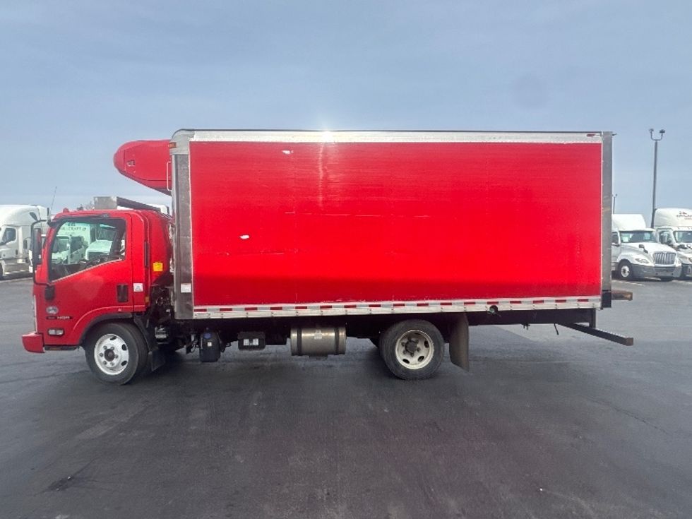 Refrigerated Truck-Light and Medium Duty Trucks-Isuzu-2019-NQR-Columbus-OH-106,424\n\t\tmiles-$ 51,750 - Image 4