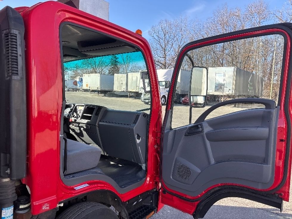 Refrigerated Truck-Light and Medium Duty Trucks-Isuzu-2019-NQR-Columbus-OH-148,128\n\t\tmiles-$ 48,000 - Image 19