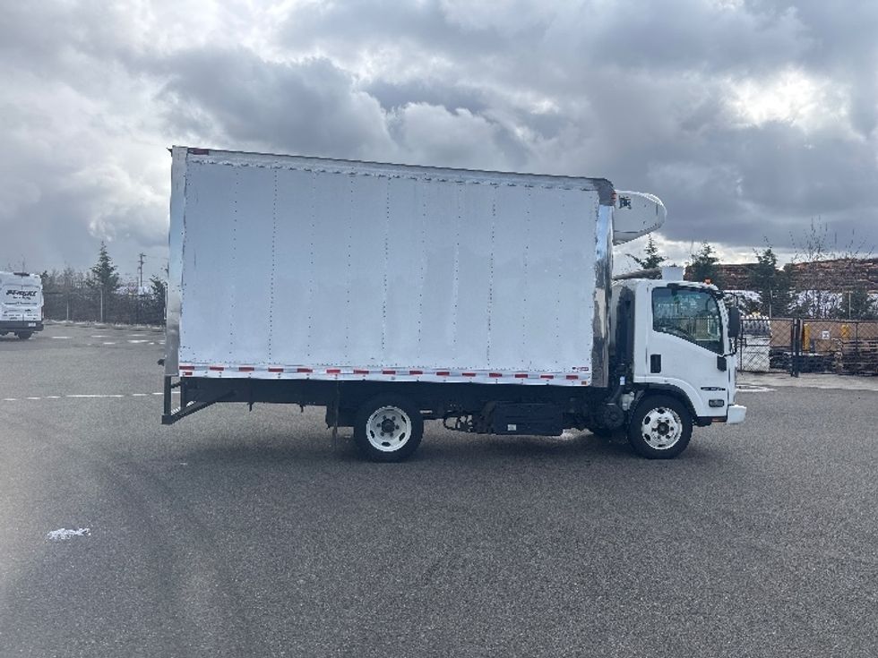 Refrigerated Truck-Light and Medium Duty Trucks-Isuzu-2019-NQR-Everett-WA-182,591\n\t\tmiles-$ 40,500 - Image 15