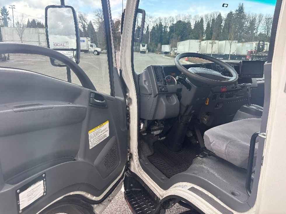Refrigerated Truck-Light and Medium Duty Trucks-Isuzu-2019-NQR-Everett-WA-182,591\n\t\tmiles-$ 40,500 - Image 16