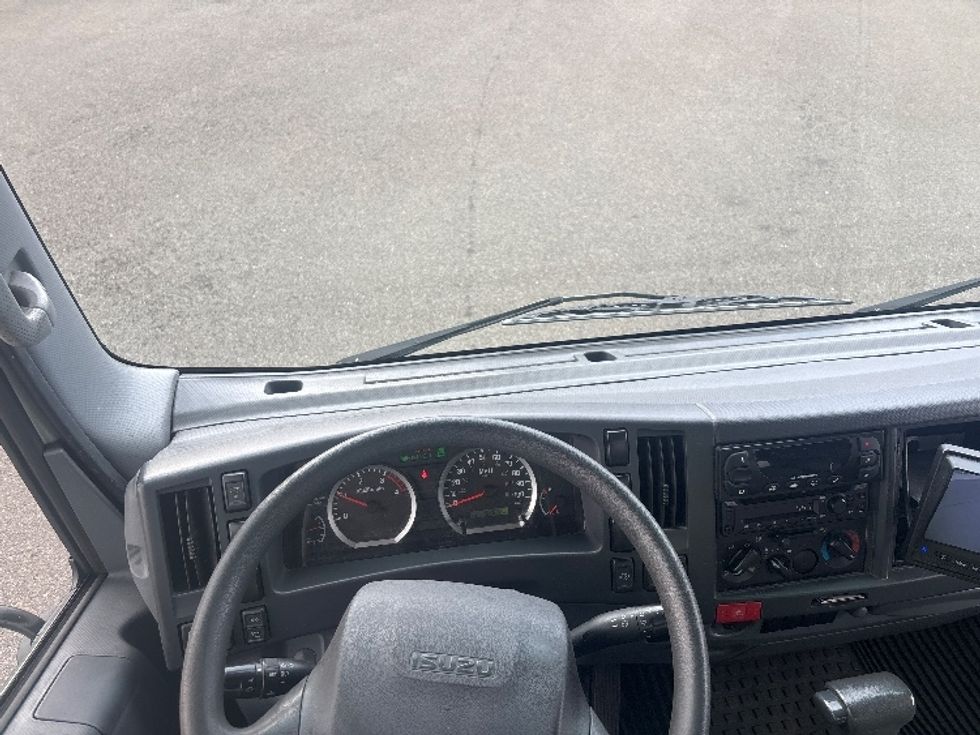 Refrigerated Truck-Light and Medium Duty Trucks-Isuzu-2019-NQR-Everett-WA-182,591\n\t\tmiles-$ 40,500 - Image 17
