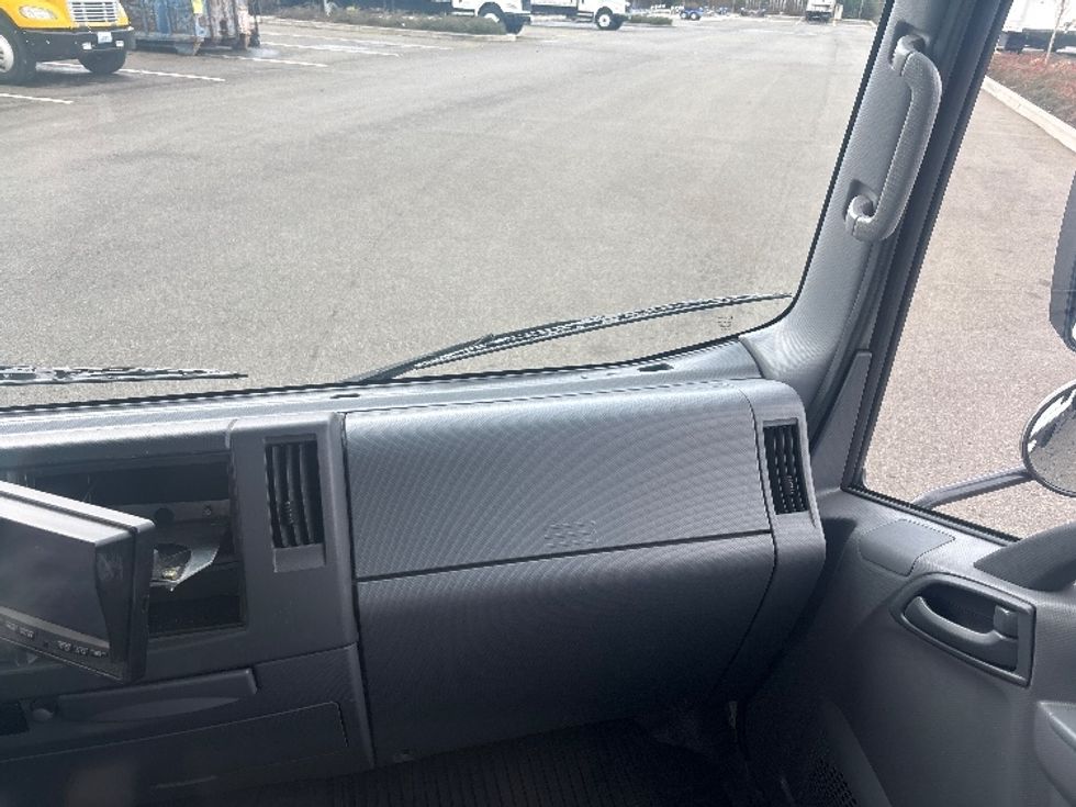 Refrigerated Truck-Light and Medium Duty Trucks-Isuzu-2019-NQR-Everett-WA-182,591\n\t\tmiles-$ 40,500 - Image 20