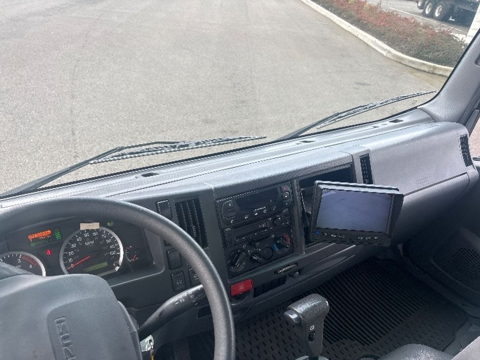 Refrigerated Truck-Light and Medium Duty Trucks-Isuzu-2019-NQR-Everett-WA-182,591\n\t\tmiles-$ 40,500 - Image 24