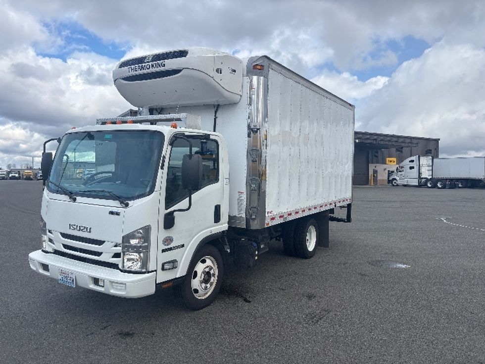 Refrigerated Truck-Light and Medium Duty Trucks-Isuzu-2019-NQR-Everett-WA-182,591\n\t\tmiles-$ 40,500 - Image 3