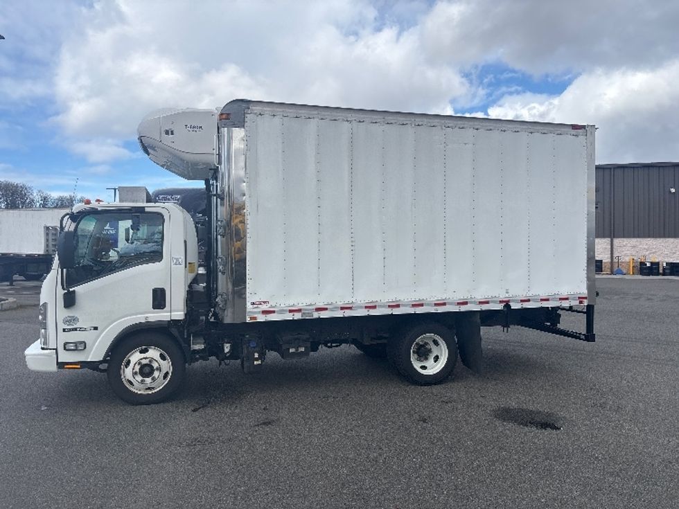 Refrigerated Truck-Light and Medium Duty Trucks-Isuzu-2019-NQR-Everett-WA-182,591\n\t\tmiles-$ 40,500 - Image 4