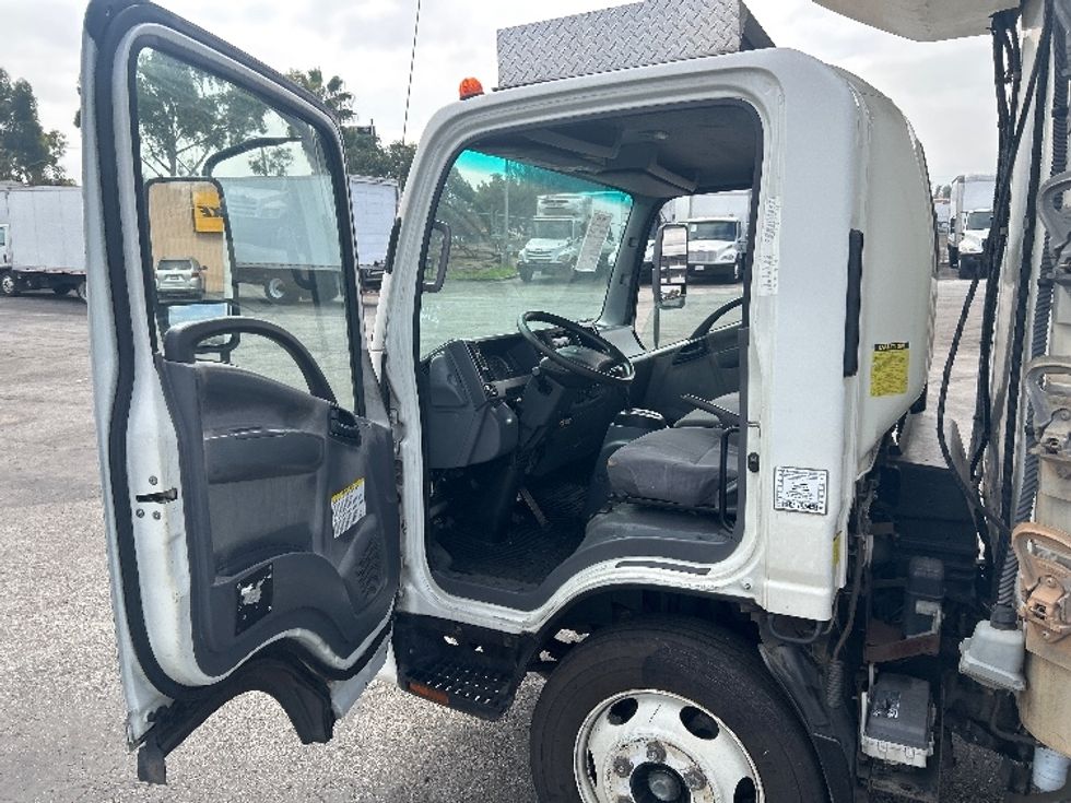 Refrigerated Truck-Light and Medium Duty Trucks-Isuzu-2019-NQR-La Mirada-CA-169,400\n\t\tmiles-$ 41,500 - Image 16