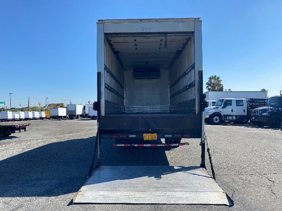 Refrigerated Truck-Light and Medium Duty Trucks-Isuzu-2019-NQR-La Mirada-CA-169,400\n\t\tmiles-$ 41,500 - Image 9