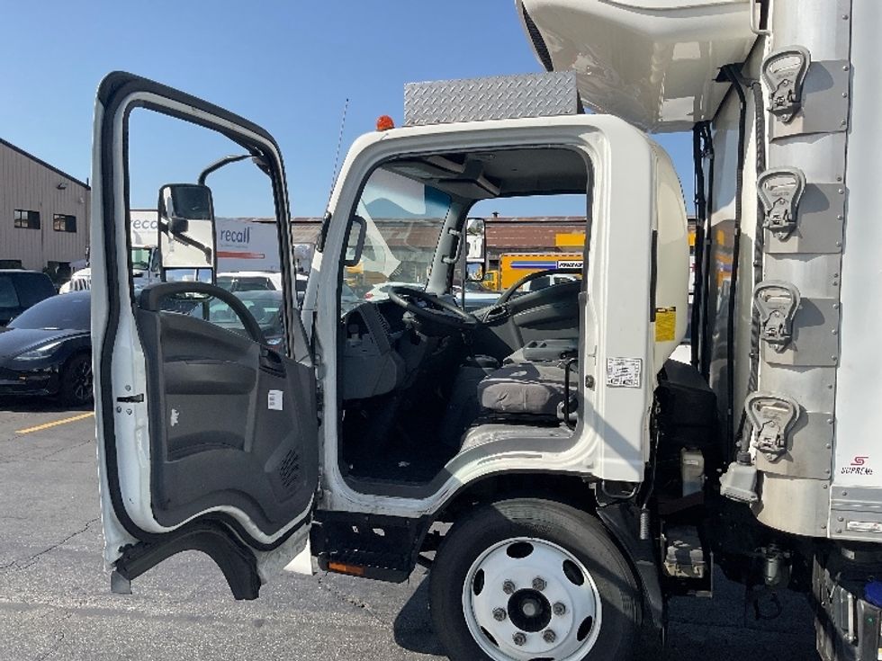 Refrigerated Truck-Light and Medium Duty Trucks-Isuzu-2019-NQR-Montebello-CA-142,094\n\t\tmiles-$ 48,250 - Image 16