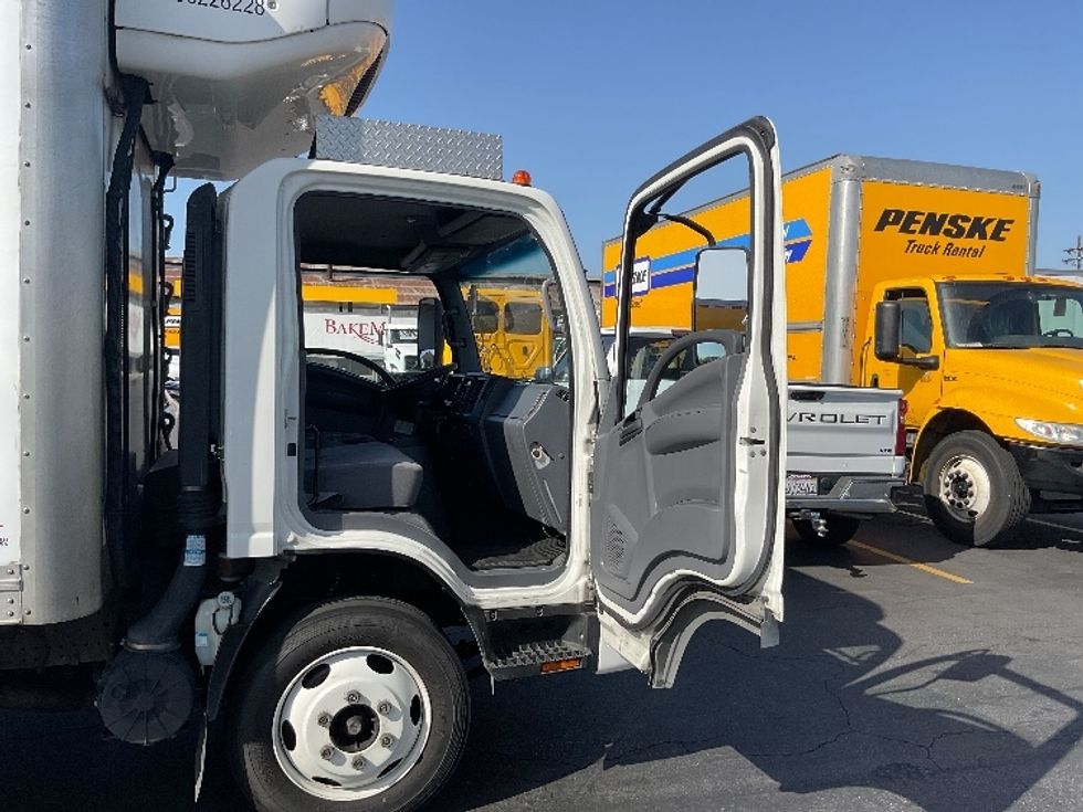 Refrigerated Truck-Light and Medium Duty Trucks-Isuzu-2019-NQR-Montebello-CA-142,094\n\t\tmiles-$ 48,250 - Image 20