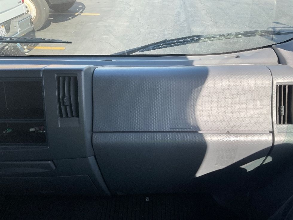 Refrigerated Truck-Light and Medium Duty Trucks-Isuzu-2019-NQR-Montebello-CA-142,094\n\t\tmiles-$ 48,250 - Image 21