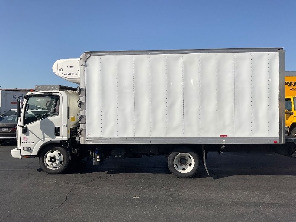 Refrigerated Truck-Light and Medium Duty Trucks-Isuzu-2019-NQR-Montebello-CA-142,094\n\t\tmiles-$ 48,250 - Image 4