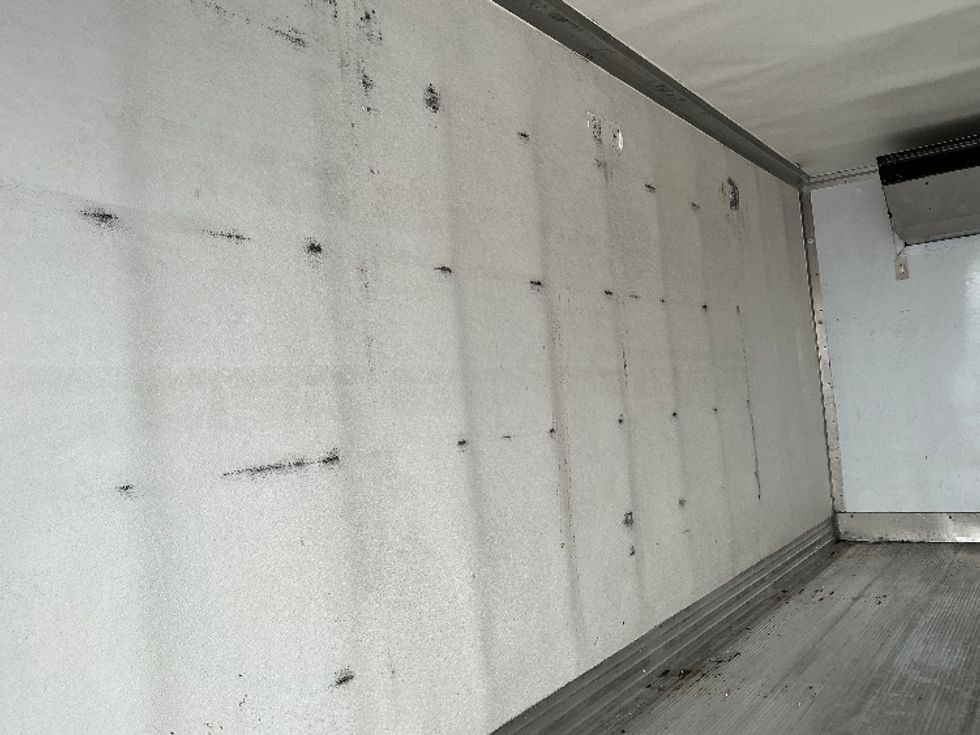 Refrigerated Truck-Light and Medium Duty Trucks-Isuzu-2019-NQR-Montebello-CA-147,000\n\t\tmiles-$ 47,250 - Image 11