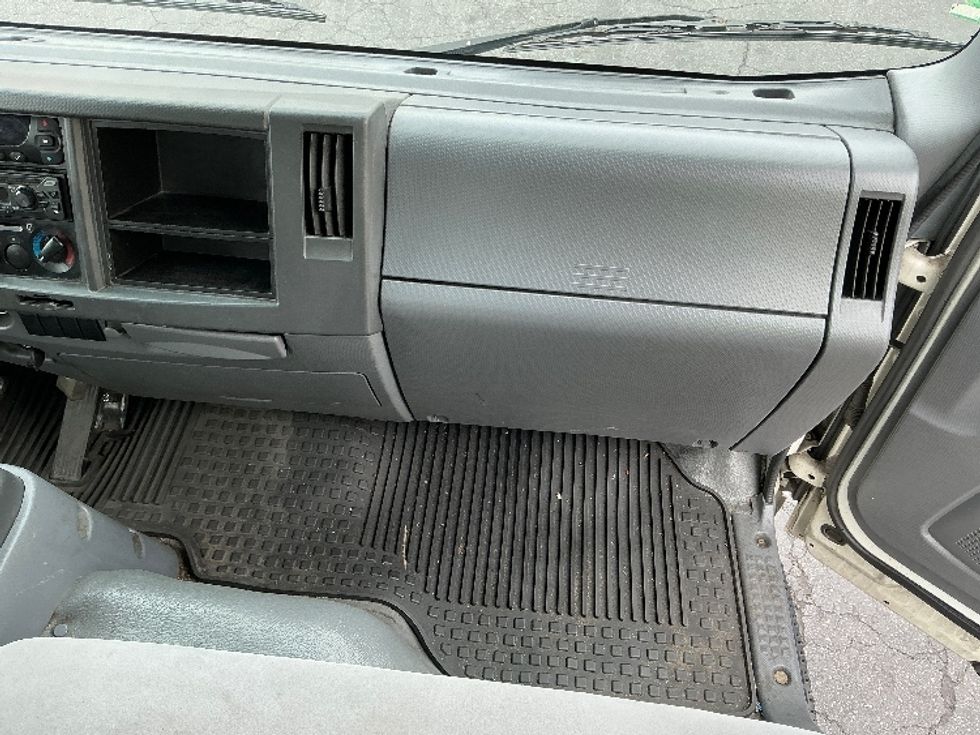 Refrigerated Truck-Light and Medium Duty Trucks-Isuzu-2019-NQR-Montebello-CA-147,000\n\t\tmiles-$ 47,250 - Image 21