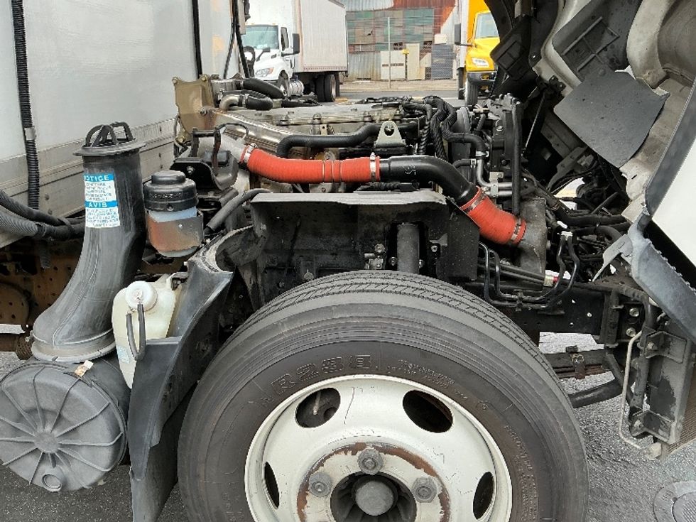 Refrigerated Truck-Light and Medium Duty Trucks-Isuzu-2019-NQR-Montebello-CA-147,000\n\t\tmiles-$ 47,250 - Image 23