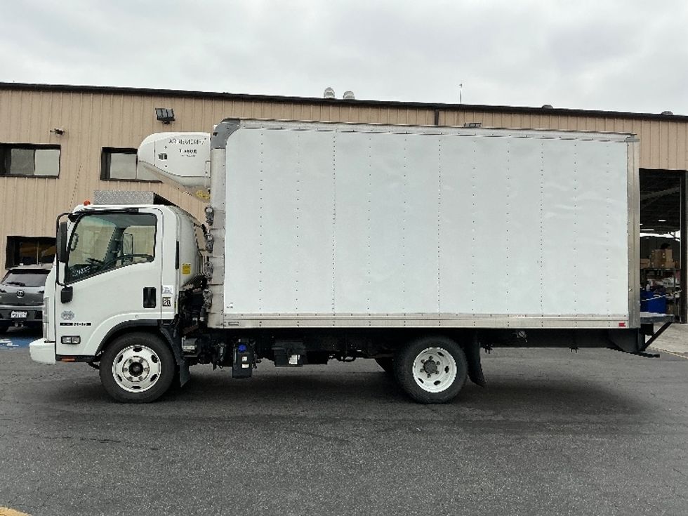 Refrigerated Truck-Light and Medium Duty Trucks-Isuzu-2019-NQR-Montebello-CA-147,000\n\t\tmiles-$ 47,250 - Image 4