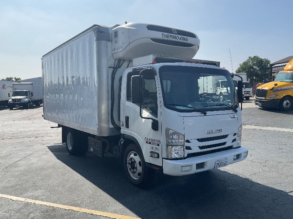 Refrigerated Truck-Light and Medium Duty Trucks-Isuzu-2019-NQR-Montebello-CA-155,099\n\t\tmiles-$ 42,500 - Image 1