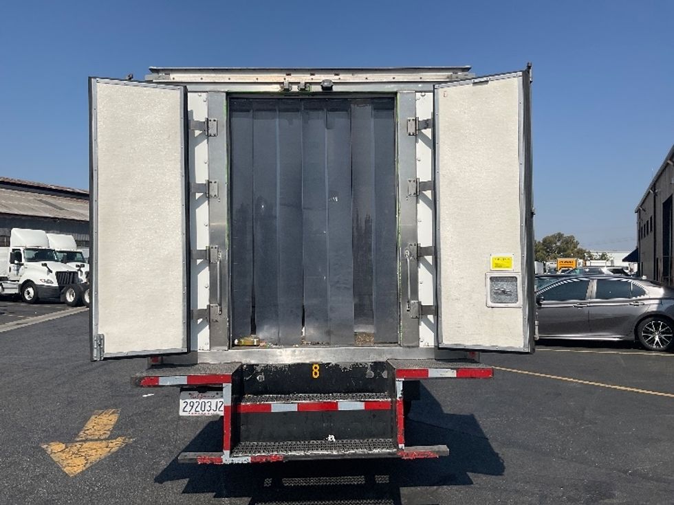 Refrigerated Truck-Light and Medium Duty Trucks-Isuzu-2019-NQR-Montebello-CA-155,099\n\t\tmiles-$ 42,500 - Image 8