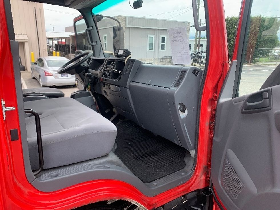 Refrigerated Truck-Light and Medium Duty Trucks-Isuzu-2019-NQR-Nashville (Mount Juliet)-TN-109,926\n\t\tmiles-$ 48,000 - Image 19