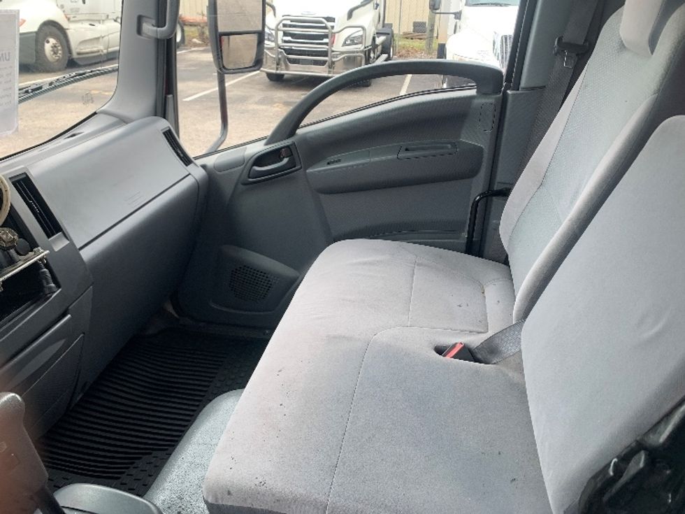 Refrigerated Truck-Light and Medium Duty Trucks-Isuzu-2019-NQR-Nashville (Mount Juliet)-TN-109,926\n\t\tmiles-$ 48,000 - Image 18