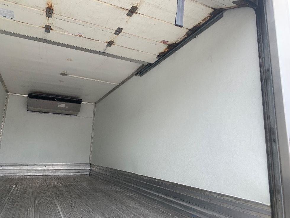Refrigerated Truck-Light and Medium Duty Trucks-Isuzu-2019-NQR-Nashville (Mount Juliet)-TN-109,926\n\t\tmiles-$ 48,000 - Image 11